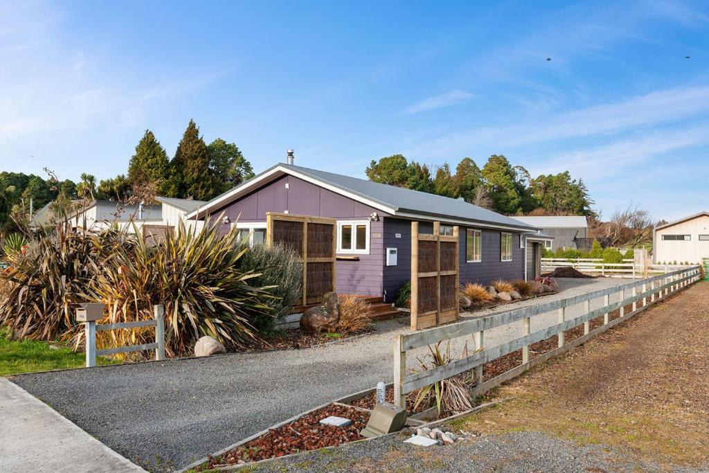 The Purple House - Ohakune Home With Spa Pool Екстериор снимка